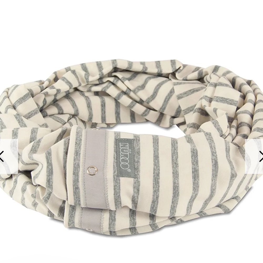 Nuroo nursing scarf one size
